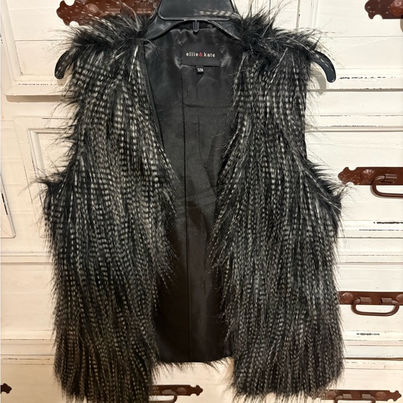Jackets & Blazers - Ellie & Kate faux fur vest
